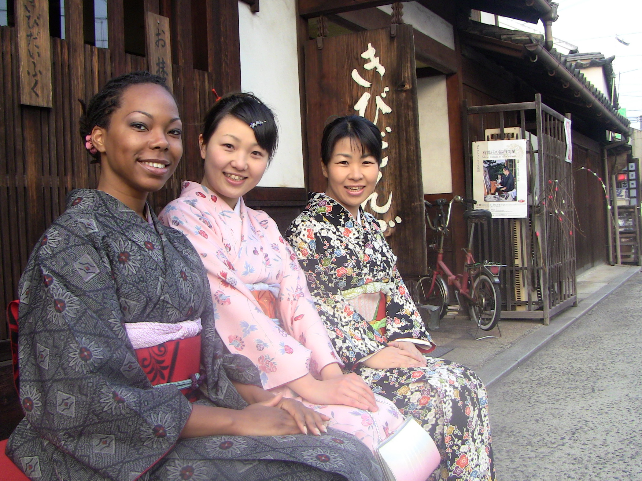 While part of a program to teach English to Japanese children and adults, Philly native Elizabeth Dredden made many friends during her 10-month stay in Japan, including sisters Yuka and Nozomi Kadono.